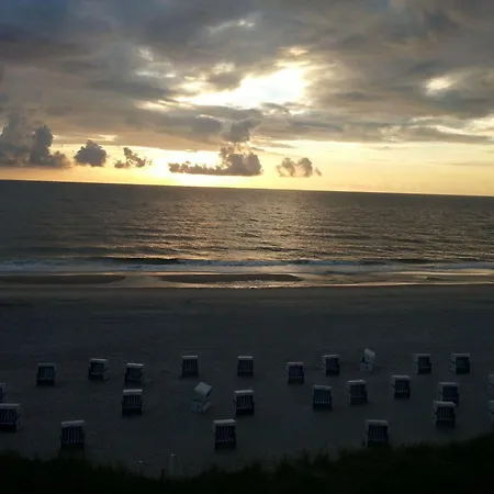 Grosse Morgensuenn-am-strand By Interhome Kuehlungsborn